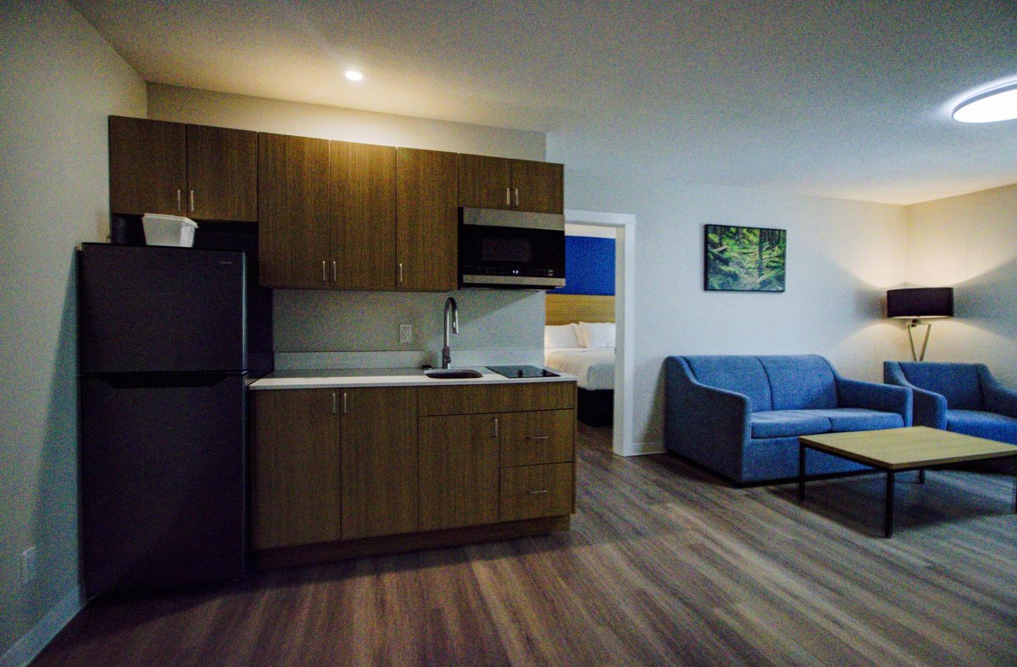 Baymont By Wyndham Gold River Exterior photo